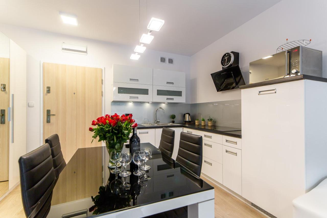 Feniks Spa Apartments 2 By Jantar Apartamenty كولوبرزيغ الغرفة الصورة