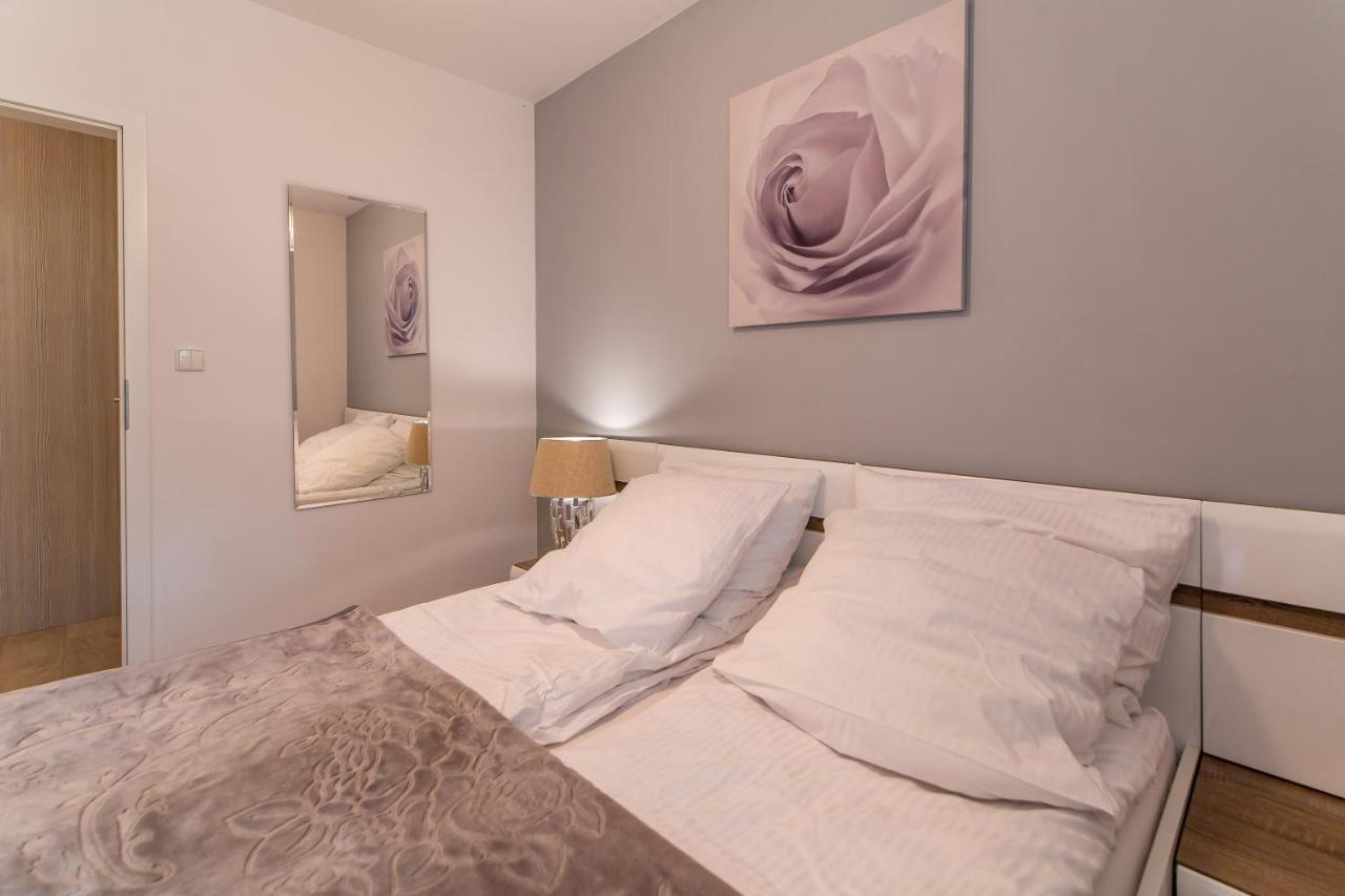 Feniks Spa Apartments 2 By Jantar Apartamenty كولوبرزيغ الغرفة الصورة